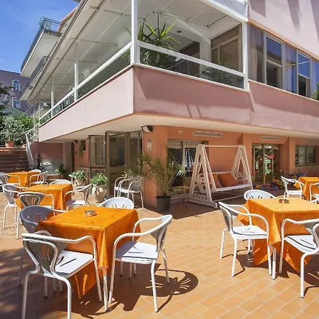 Отель Alfa Tao Риччоне